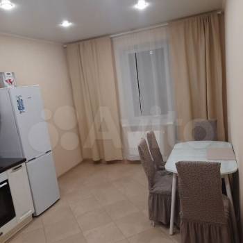 Сдается 1-комнатная квартира, 50 м²