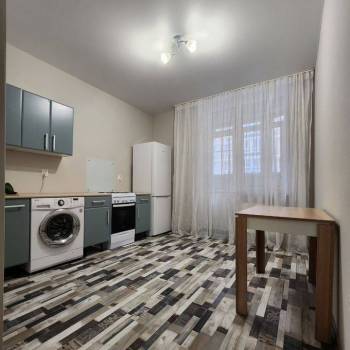 Продается 1-комнатная квартира, 42 м²