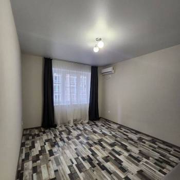 Продается 1-комнатная квартира, 42 м²