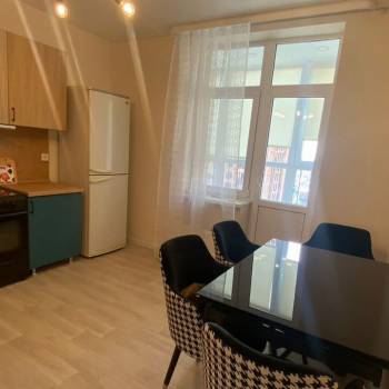 Сдается 2-х комнатная квартира, 65 м²