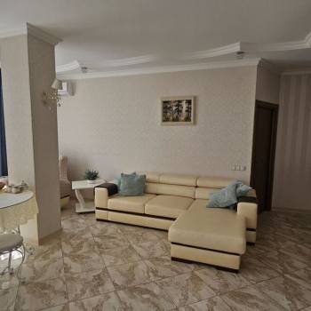 Сдается 1-комнатная квартира, 61 м²