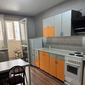Сдается 2-х комнатная квартира, 72 м²