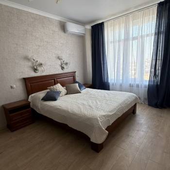 Сдается 1-комнатная квартира, 60 м²