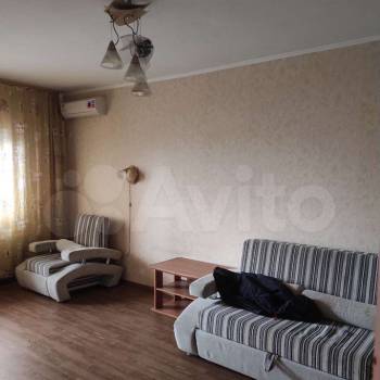 Сдается 1-комнатная квартира, 49 м²