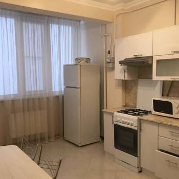 Сдается 1-комнатная квартира, 42 м²
