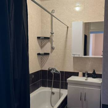 Сдается 2-х комнатная квартира, 65 м²