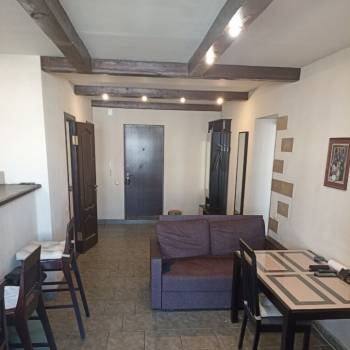 Продается 1-комнатная квартира, 55 м²