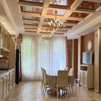 Продается Дом, 282 м²
