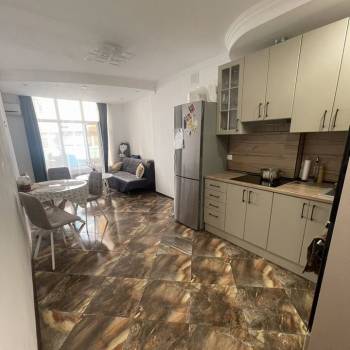 Продается 1-комнатная квартира, 53,3 м²