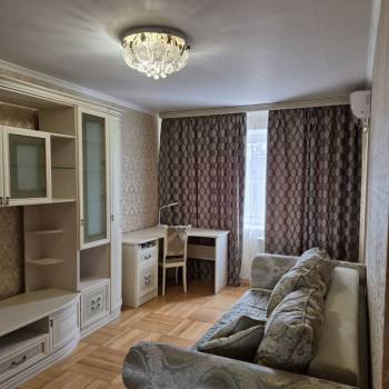 Продается 3-х комнатная квартира, 57 м²