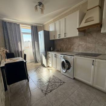 Продается 1-комнатная квартира, 40 м²
