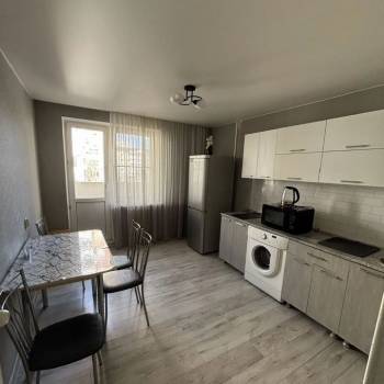 Сдается 2-х комнатная квартира, 60 м²