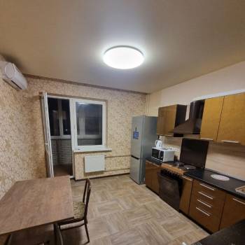Сдается Многокомнатная квартира, 102 м²
