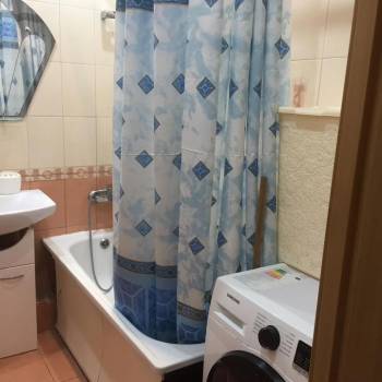 Сдается Многокомнатная квартира, 80 м²