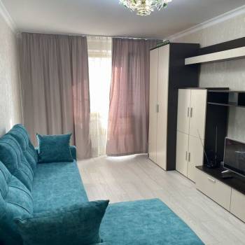 Сдается 2-х комнатная квартира, 65 м²