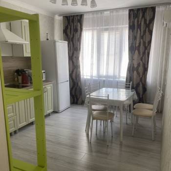 Сдается 2-х комнатная квартира, 65 м²