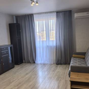 Сдается 1-комнатная квартира, 49 м²