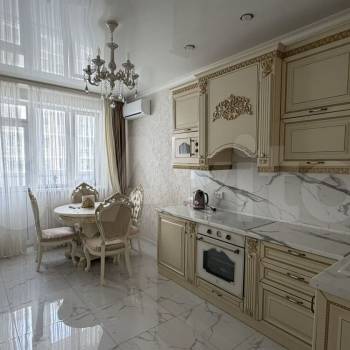 Продается 1-комнатная квартира, 42 м²