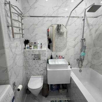 Продается 1-комнатная квартира, 42 м²