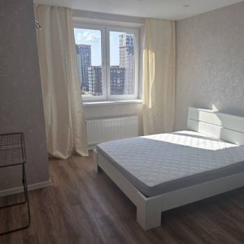 Сдается 1-комнатная квартира, 42 м²
