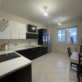 Сдается 2-х комнатная квартира, 75 м²