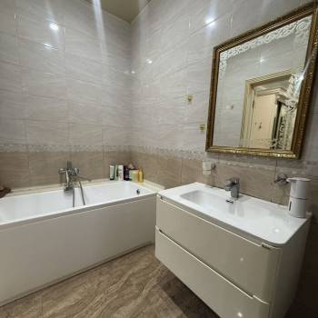 Продается 2-х комнатная квартира, 79 м²