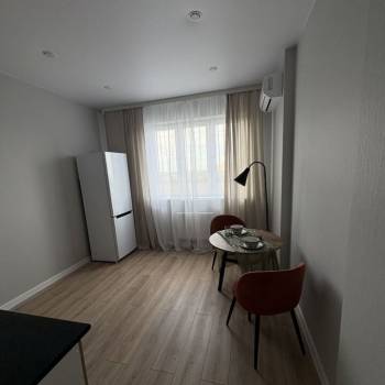 Сдается 2-х комнатная квартира, 75 м²
