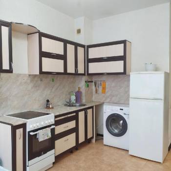 Сдается 1-комнатная квартира, 42 м²