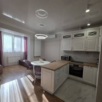 Сдается 1-комнатная квартира, 55 м²