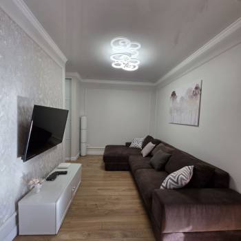 Сдается 1-комнатная квартира, 55 м²