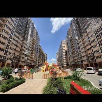 Продается 1-комнатная квартира, 42 м²