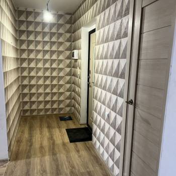 Продается 1-комнатная квартира, 42 м²