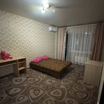 Сдается 1-комнатная квартира, 42 м²