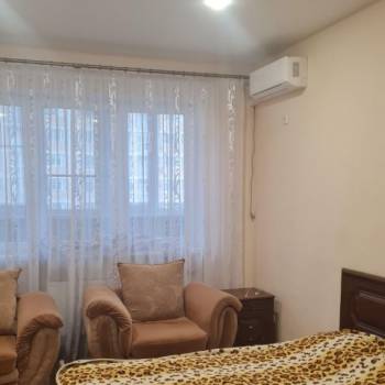 Сдается 1-комнатная квартира, 54 м²