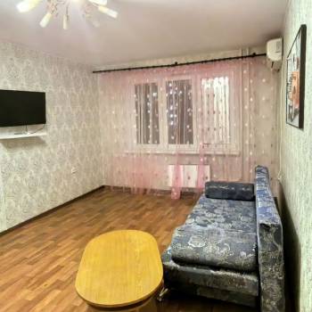 Сдается 1-комнатная квартира, 38 м²