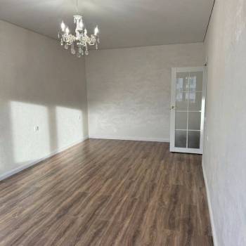 Продается 1-комнатная квартира, 49 м²