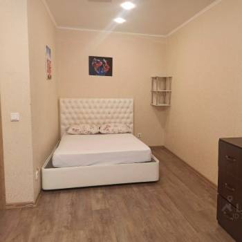 Сдается 1-комнатная квартира, 40,7 м²