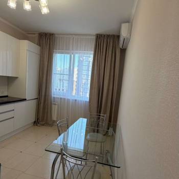 Продается 1-комнатная квартира, 50,7 м²