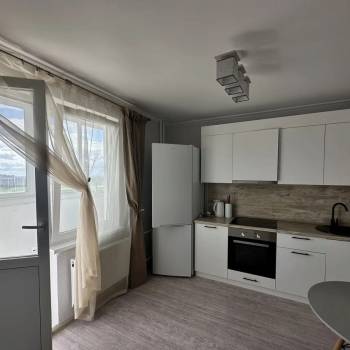 Продается 1-комнатная квартира, 32 м²