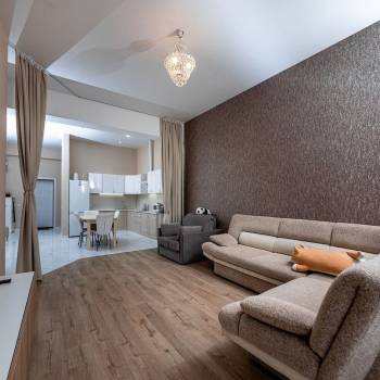 Продается 1-комнатная квартира, 71,5 м²