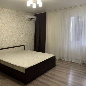 Сдается 1-комнатная квартира, 42 м²