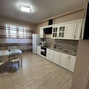 Сдается 2-х комнатная квартира, 78 м²