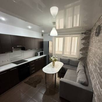 Сдается 1-комнатная квартира, 55 м²