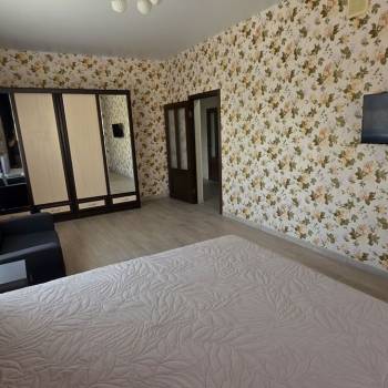 Сдается 2-х комнатная квартира, 121 м²
