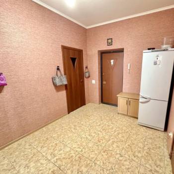 Сдается 1-комнатная квартира, 63 м²