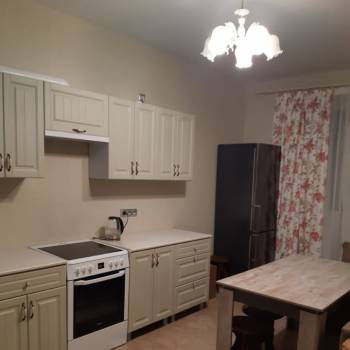Сдается 1-комнатная квартира, 54 м²