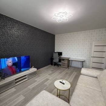 Продается 1-комнатная квартира, 42 м²