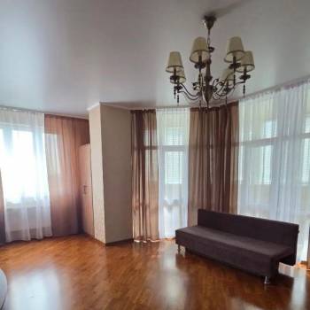 Сдается 1-комнатная квартира, 55 м²