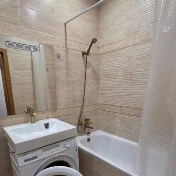 Сдается 1-комнатная квартира, 55 м²