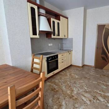 Сдается 1-комнатная квартира, 55 м²